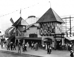 Redondo Beach Pike 1925